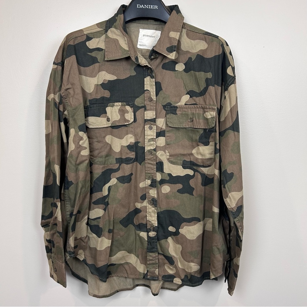 New Without Tags Camouflage Shirt Women Button up Long Sleeve Size Medium Cotton